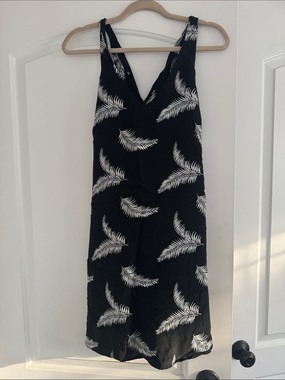LOFT Black Palm-Print V-Neck Sundress with White Leaf Pattern